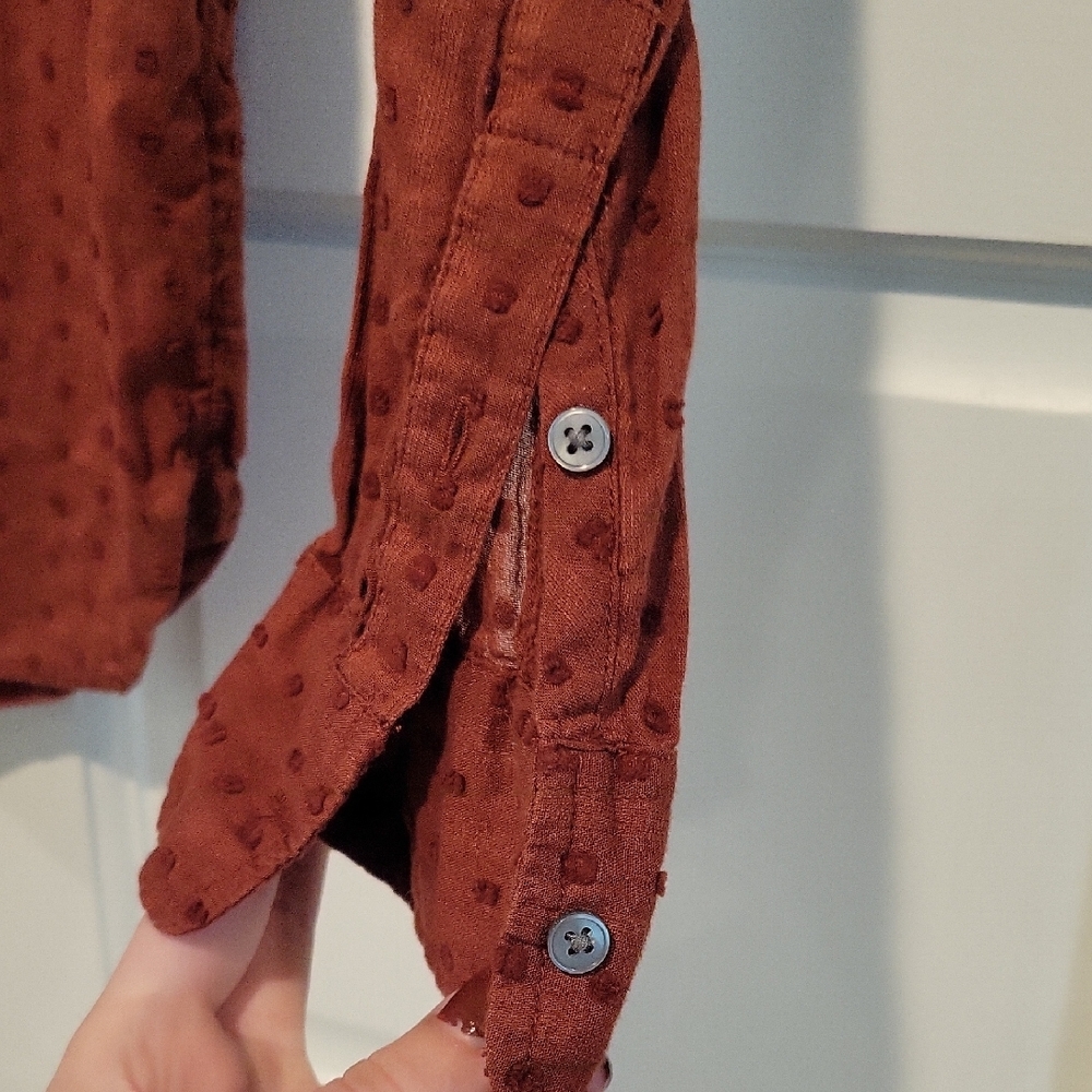 Womens Button-Front Rust Ruffle Trim Blouse - Picture 4 of 5